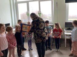 b_1024_768_0_00_images_2023_2024_KAWA_Pasowanie_czytelnik_431176420_866279625299987_5165674262258010923_n